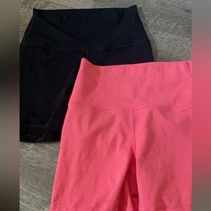 Biker shorts black and pink
